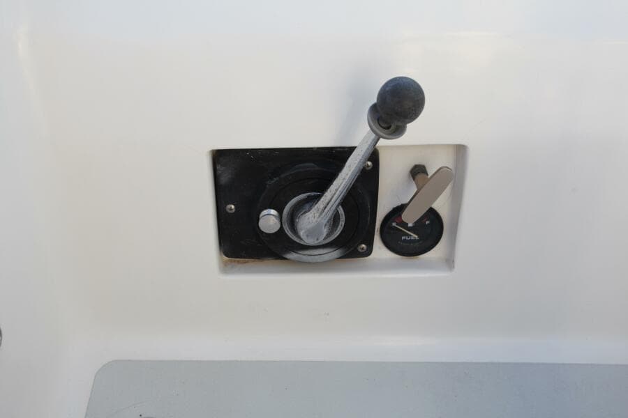 1996 J Boats 120