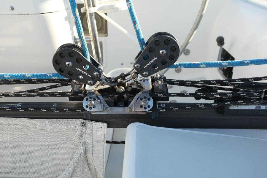 1996 J Boats 120