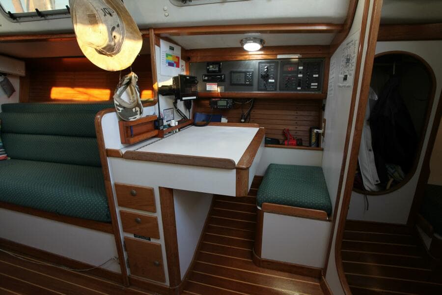 1996 J Boats 120