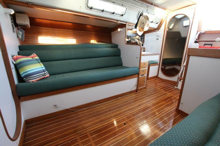 1996 J Boats 120