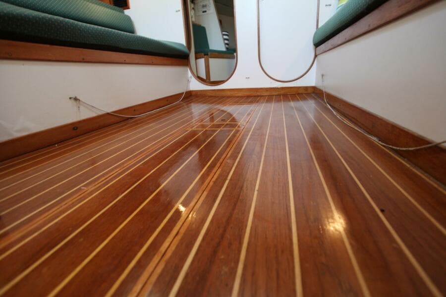 1996 J Boats 120
