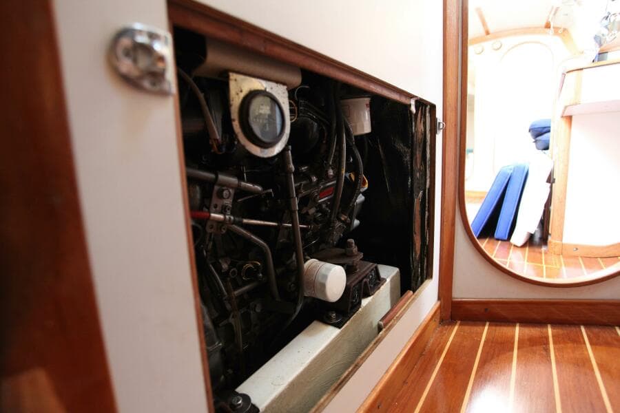 1996 J Boats 120