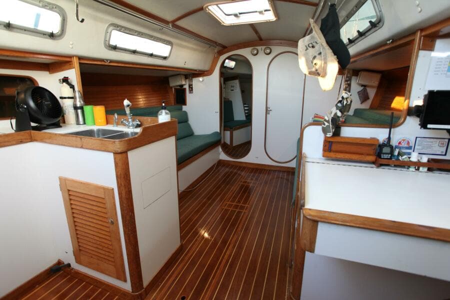 1996 J Boats 120