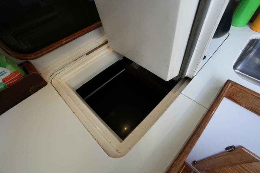 1996 J Boats 120