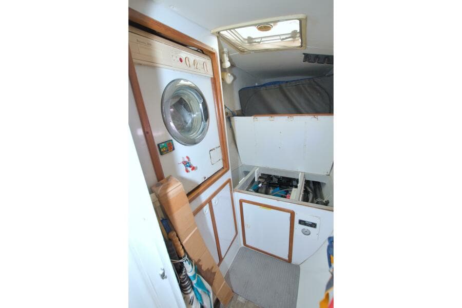 1996 Manta 40