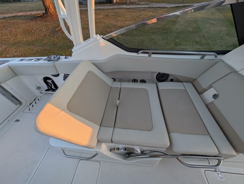 2023 Boston Whaler 240 Vantage
