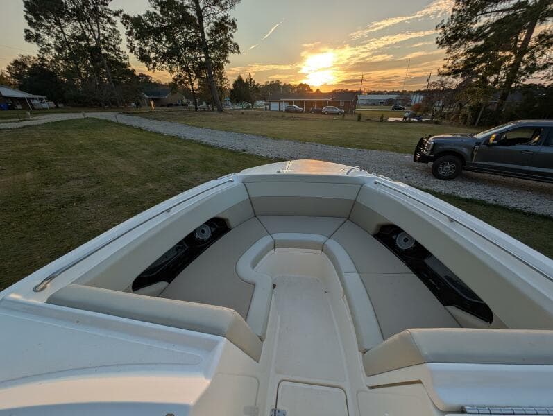 2023 Boston Whaler 240 Vantage