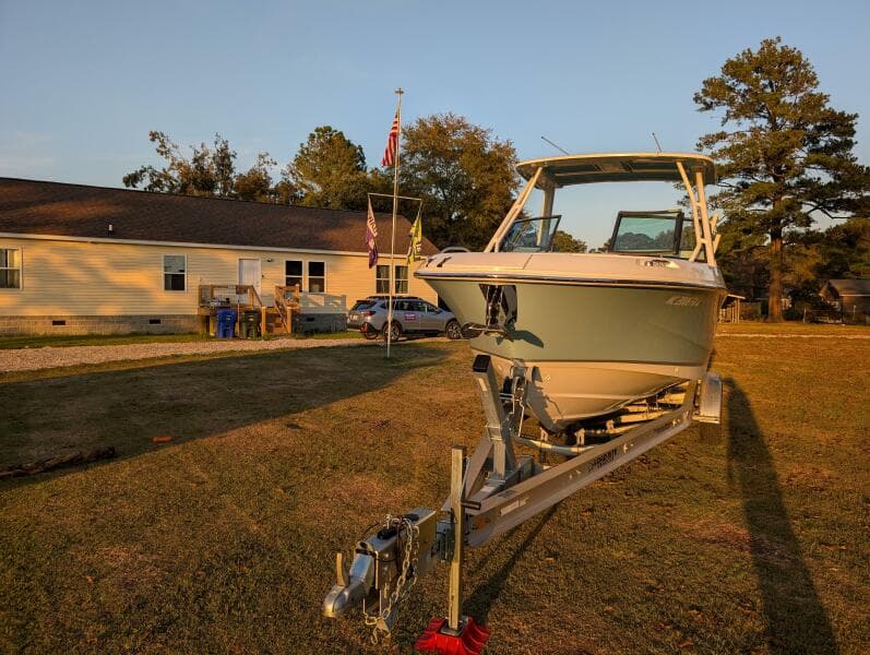 2023 Boston Whaler 240 Vantage