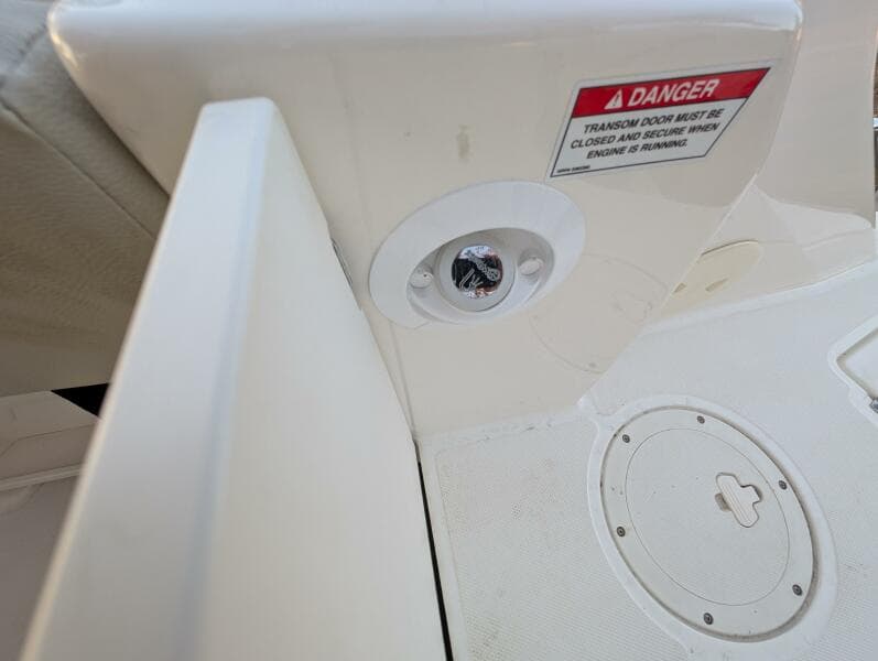 2023 Boston Whaler 240 Vantage