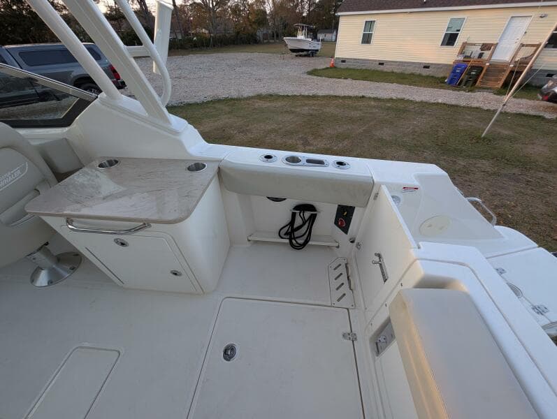 2023 Boston Whaler 240 Vantage