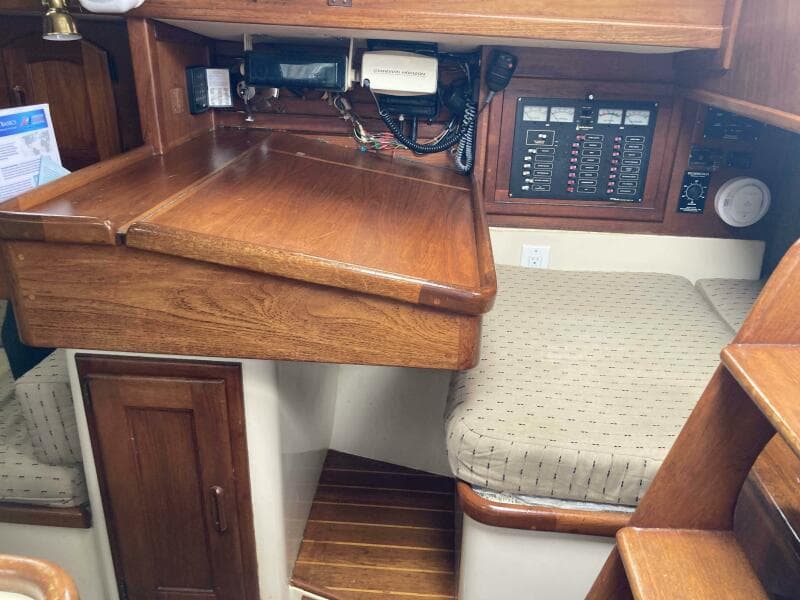 1990 Pacific Seacraft 34 Voyager