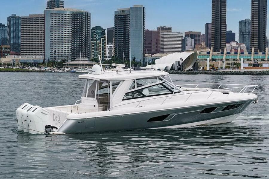 2022 Intrepid 477 Evolution
