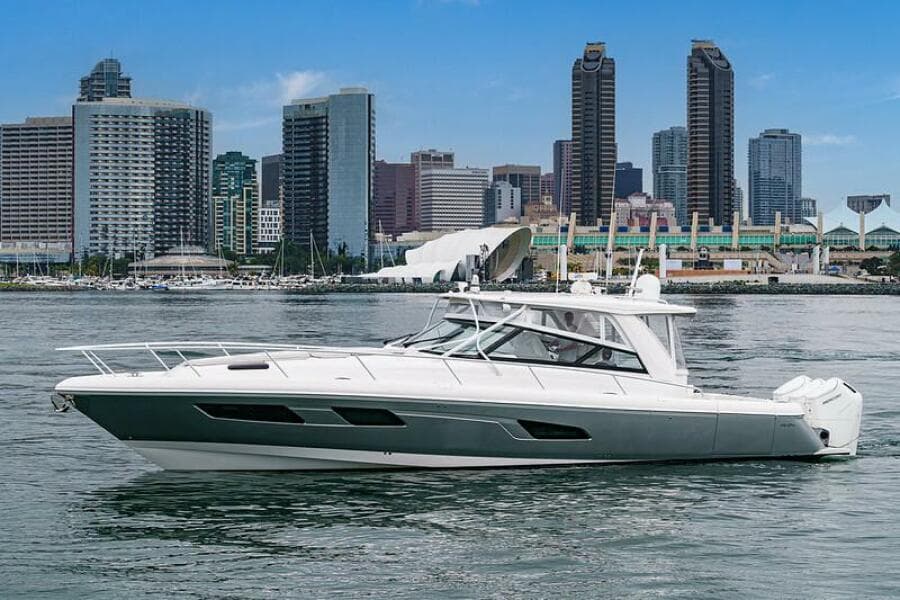 2022 Intrepid 477 Evolution