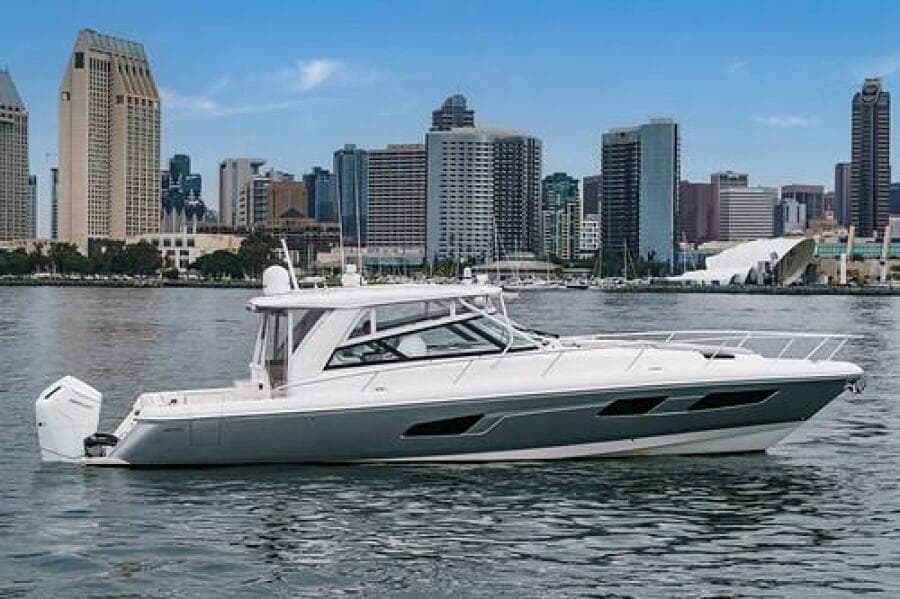 2022 Intrepid 477 Evolution