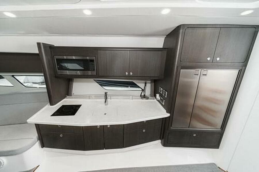 2022 Intrepid 477 Evolution
