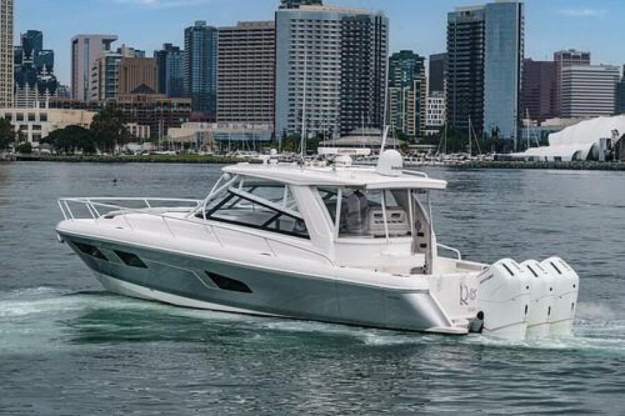 2022 Intrepid 477 Evolution