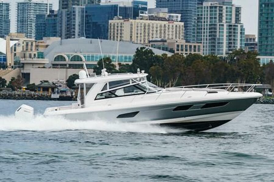 2022 Intrepid 477 Evolution