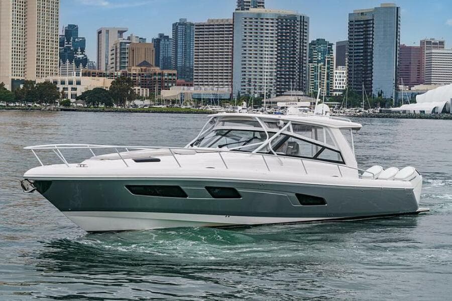 2022 Intrepid 477 Evolution