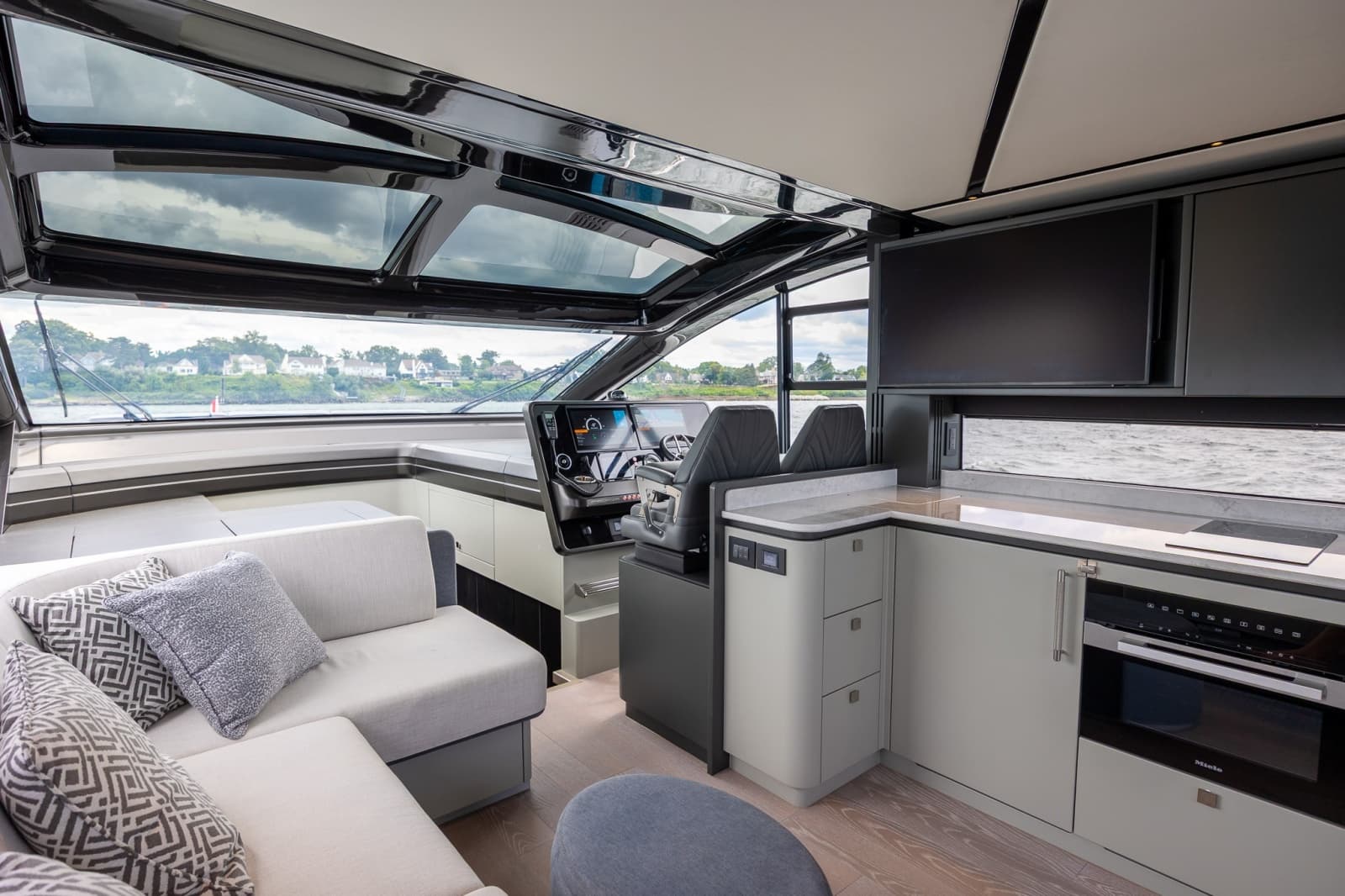2026 Sunseeker 55 Predator