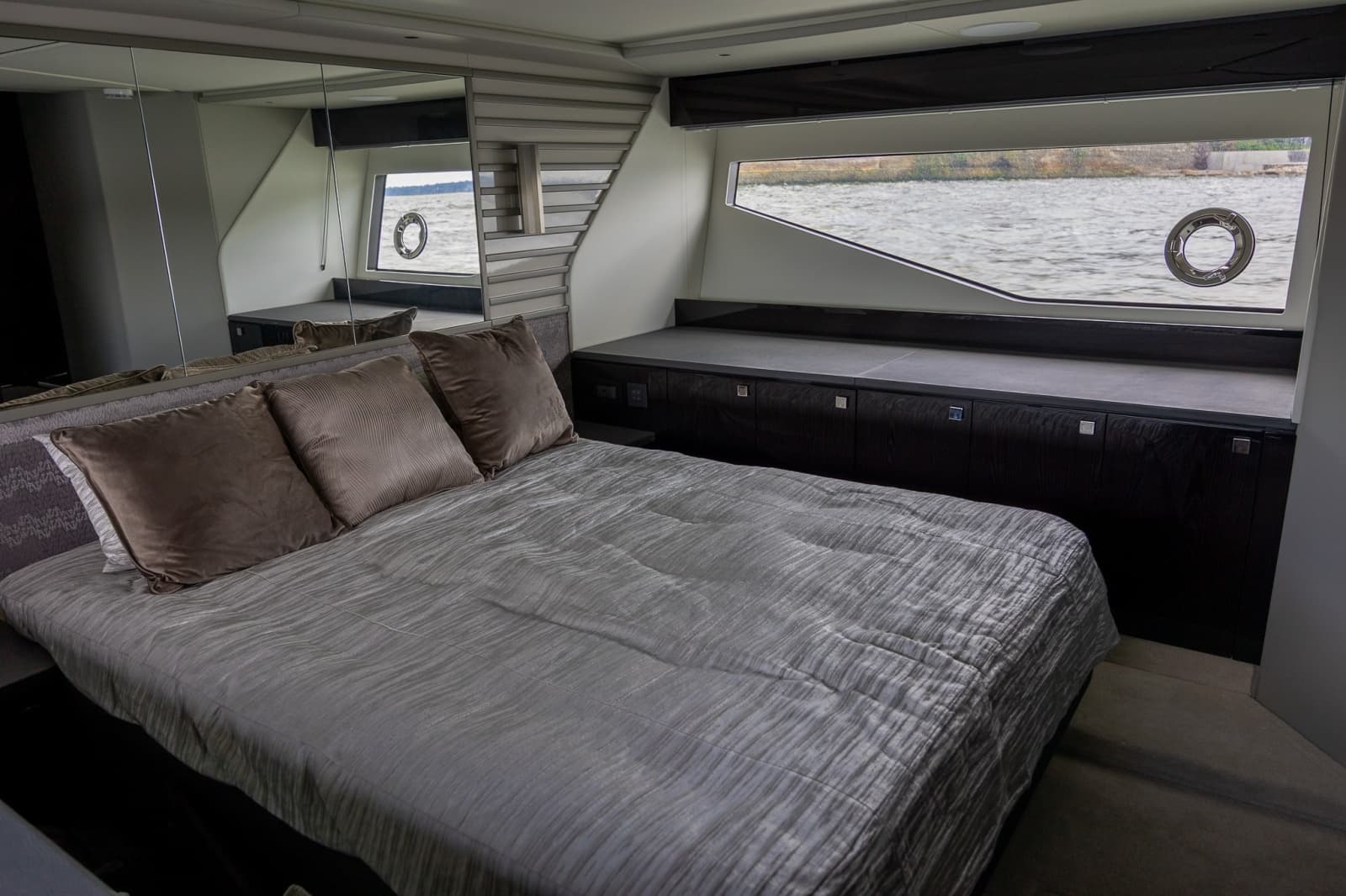 2026 Sunseeker 55 Predator