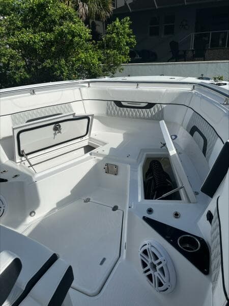 2023 Blackfin 272 CC