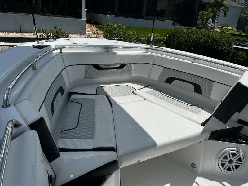 2023 Blackfin 272 CC