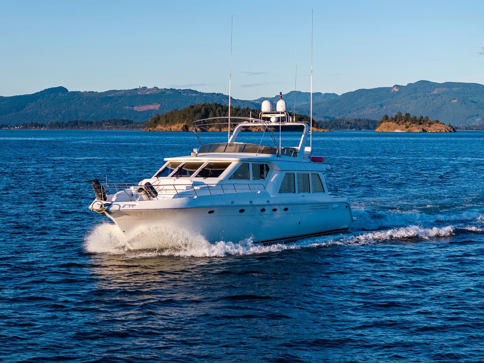 2001 Navigator 61 Pilothouse