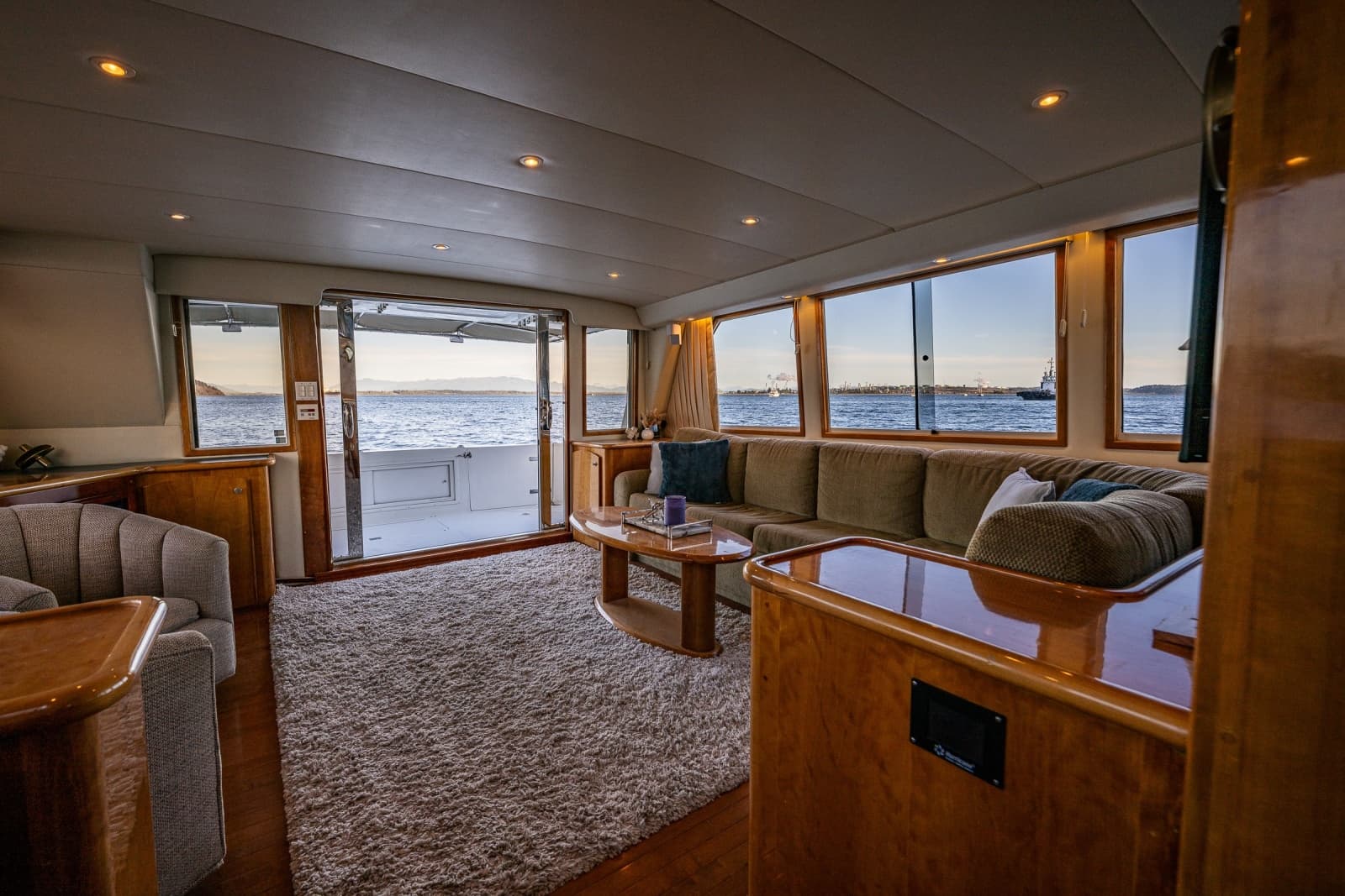 2001 Navigator 61 Pilothouse