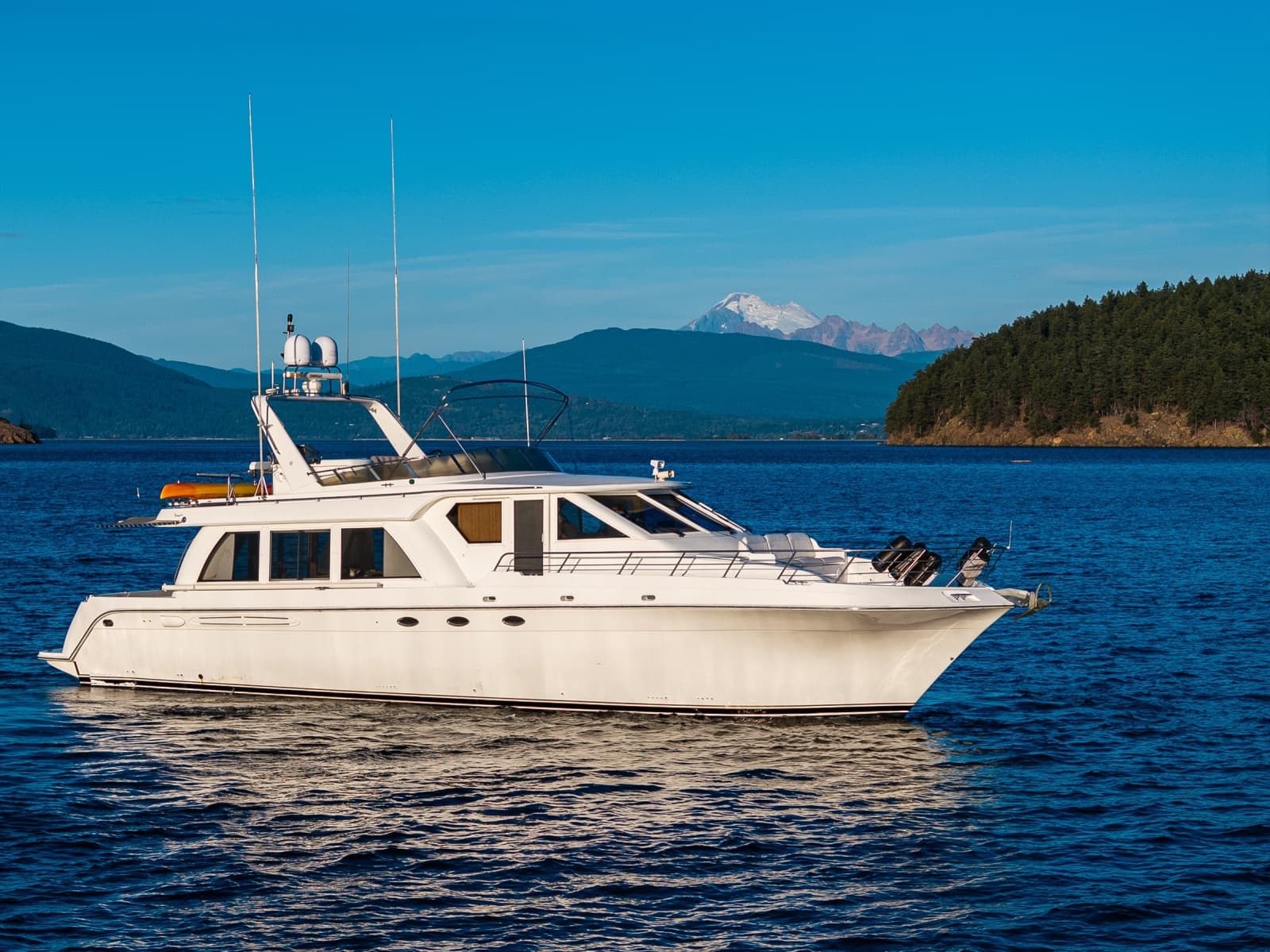 2001 Navigator 61 Pilothouse