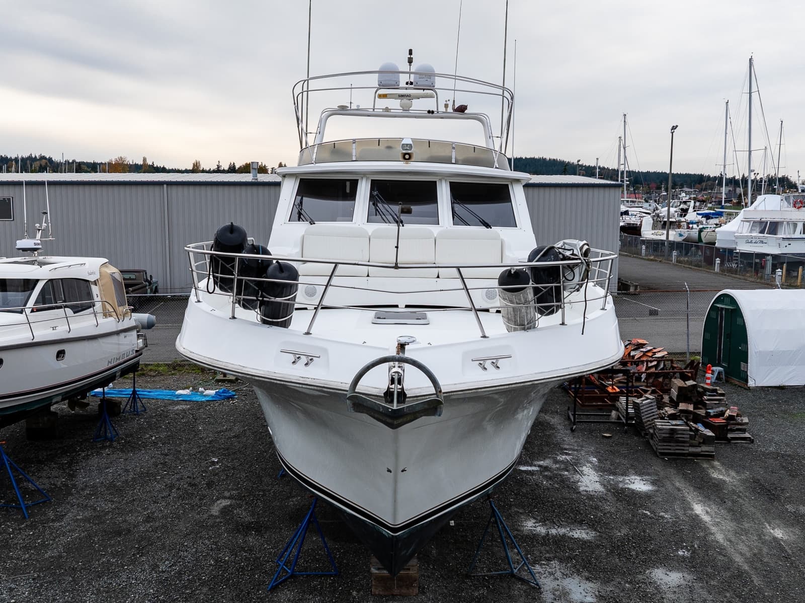 2001 Navigator 61 Pilothouse