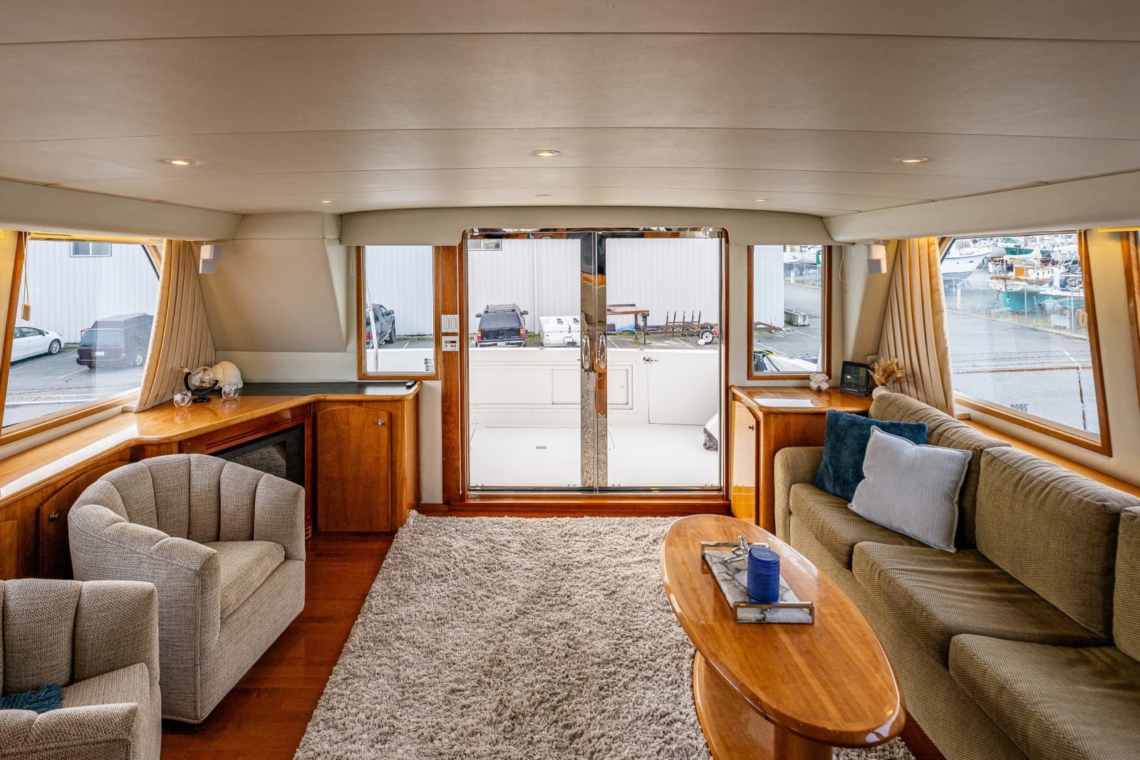 2001 Navigator 61 Pilothouse