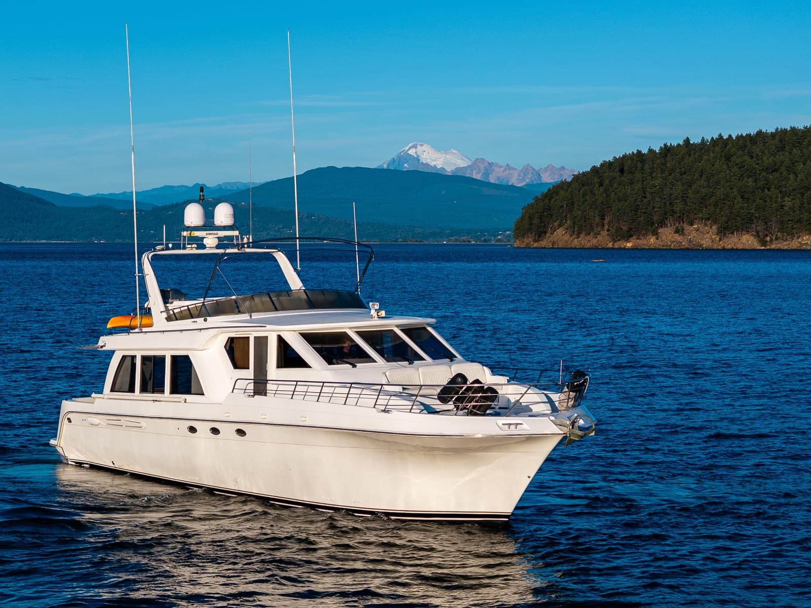 2001 Navigator 61 Pilothouse