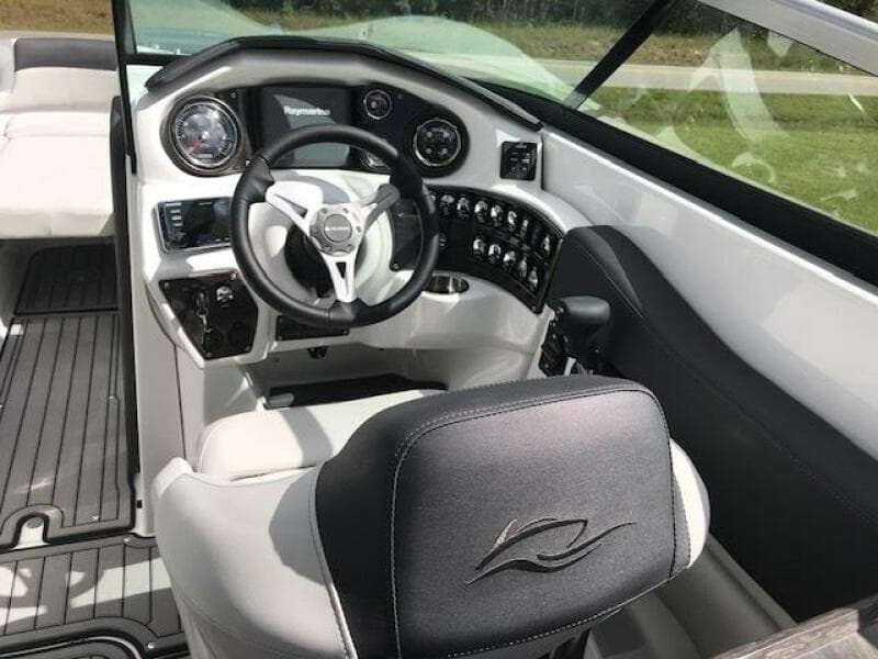 2018 Rinker 29QX