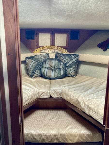 1983 Carver 3607 AC