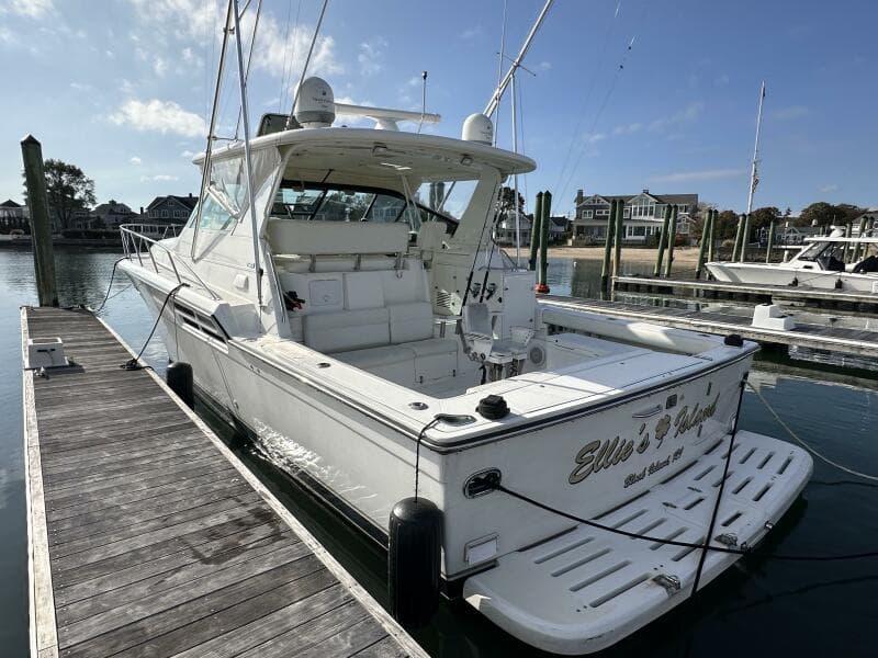2001 Tiara Yachts 4300 Open