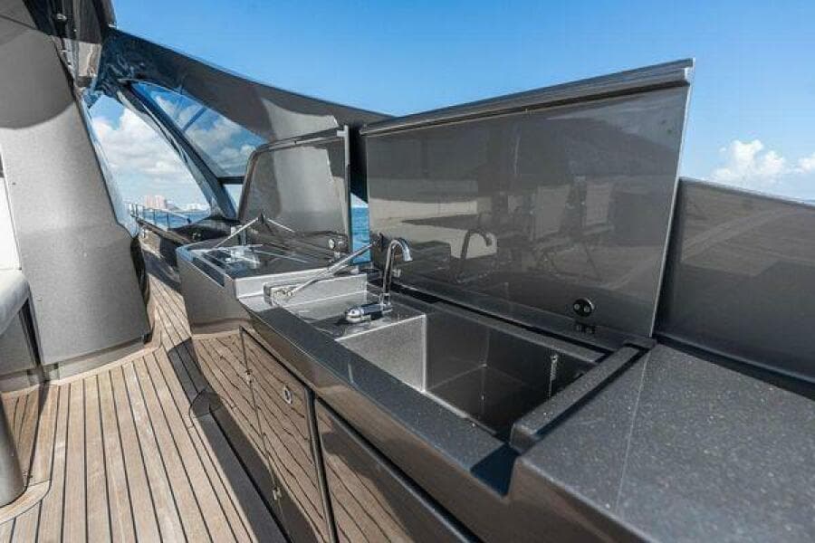 2019 Pershing 