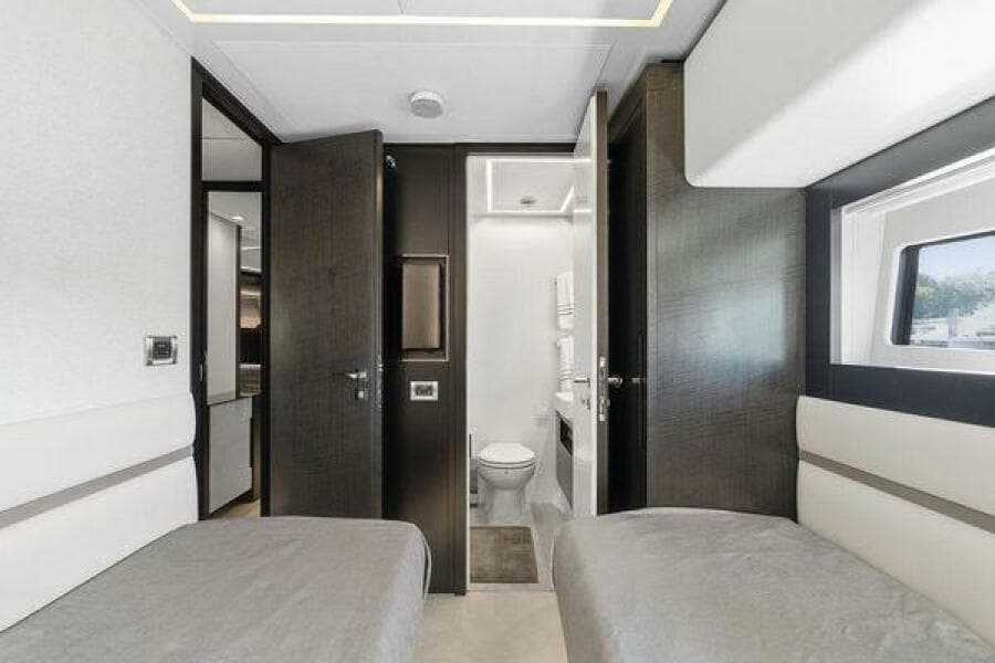 2019 Pershing 