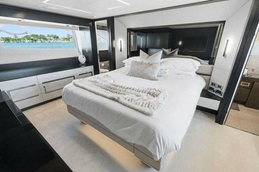 2019 Pershing 