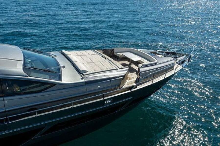 2019 Pershing 