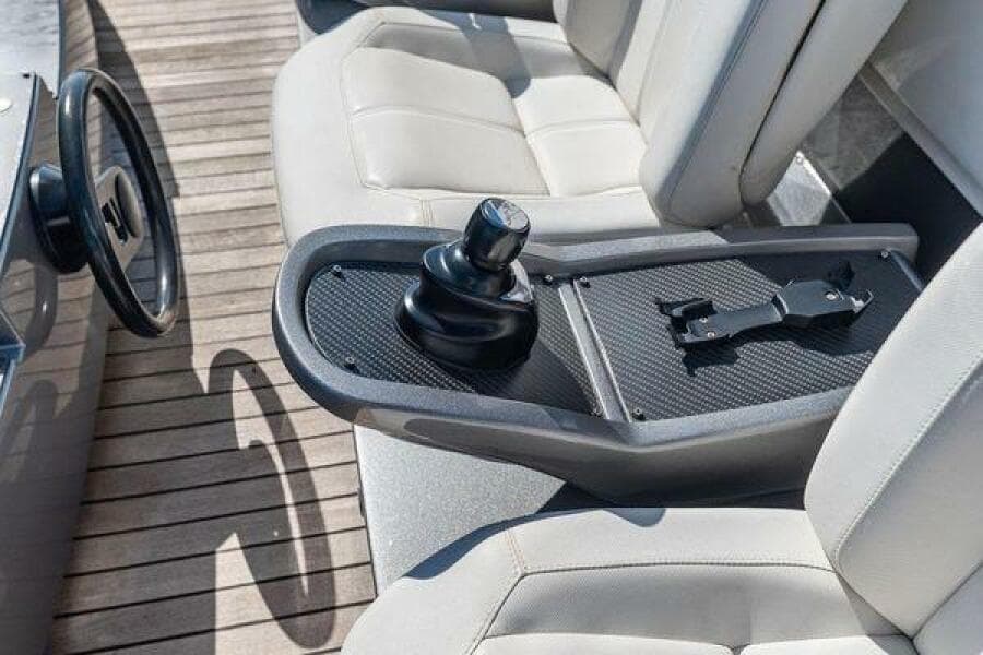 2019 Pershing 