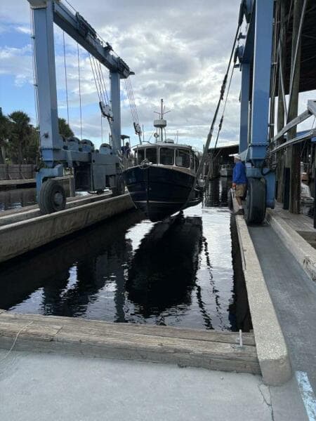 Ranger Tug R-27