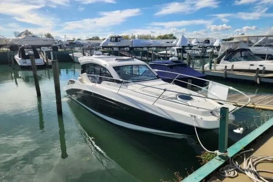 2022 Four Winns 355 Vista Coupe