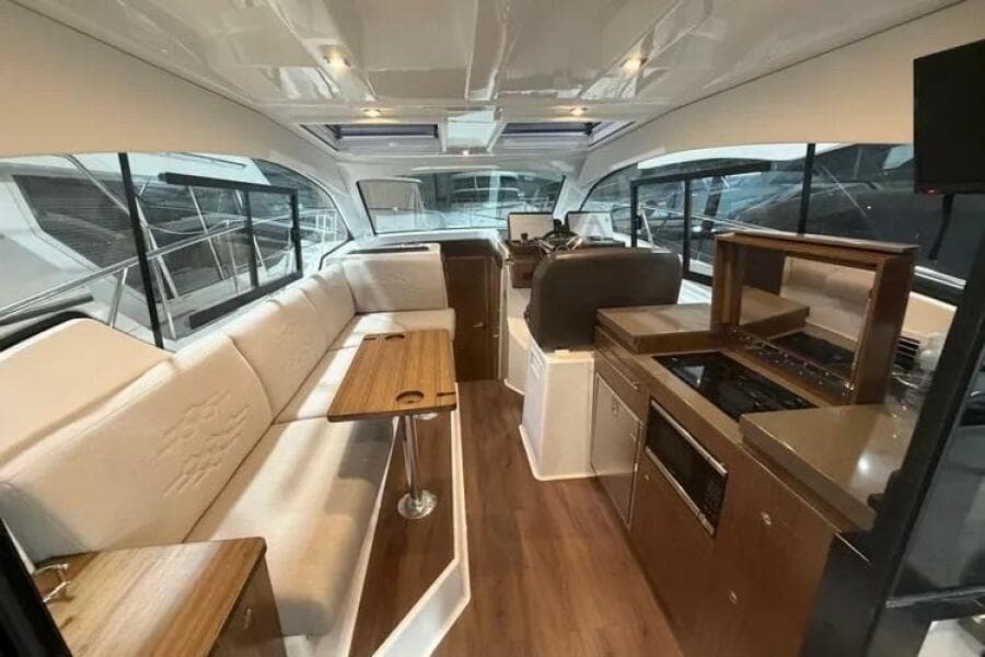 2022 Four Winns 355 Vista Coupe