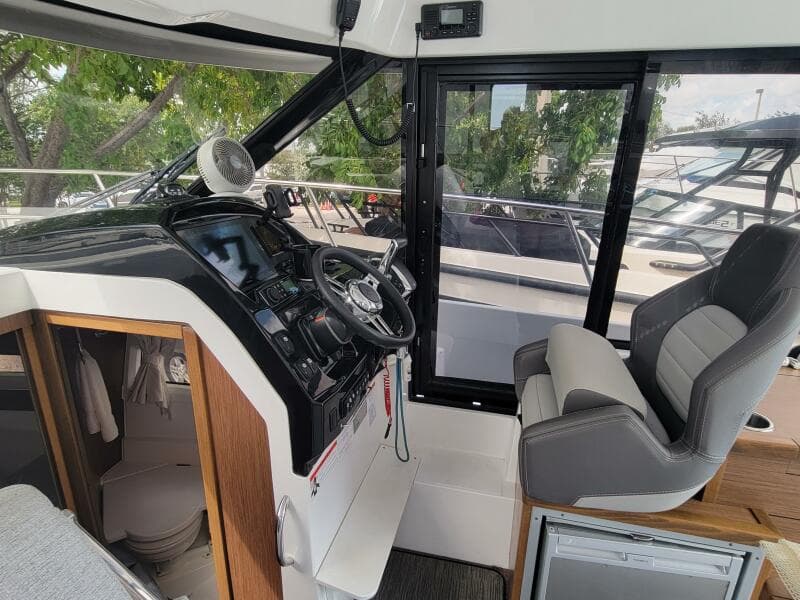 2023 Jeanneau NC895