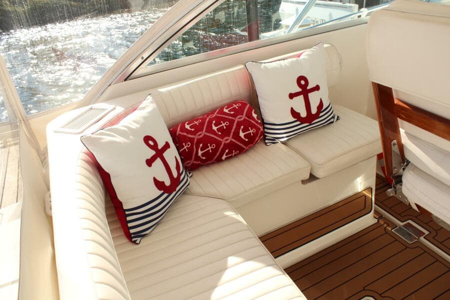 Helm Seating