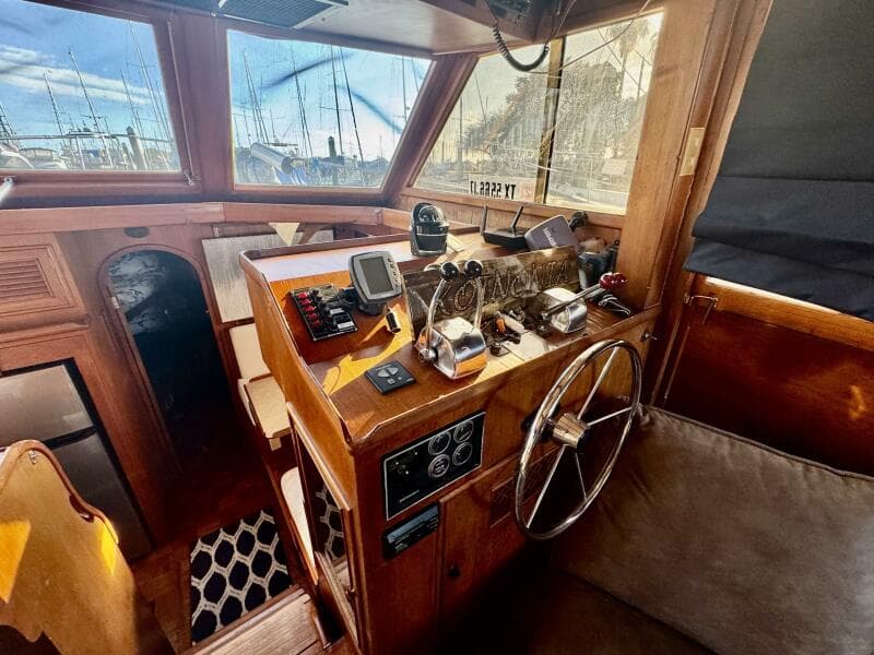 1986 Marine Trader 47 Tradewinds