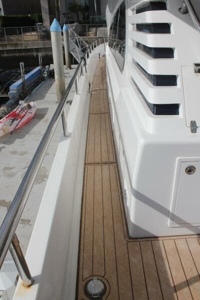 1999 Horizon 70 FLY