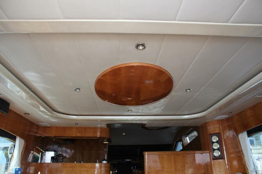1999 Horizon 70 FLY