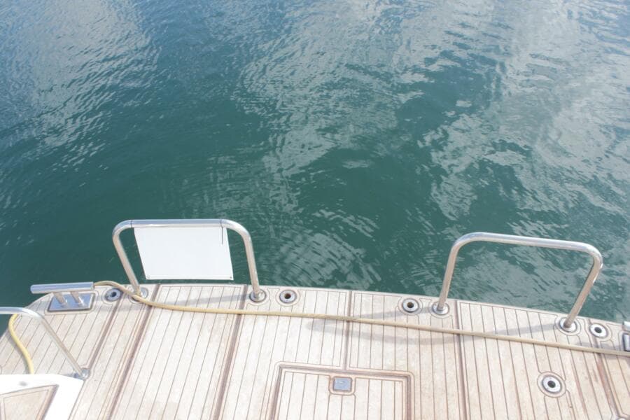 1999 Horizon 70 FLY