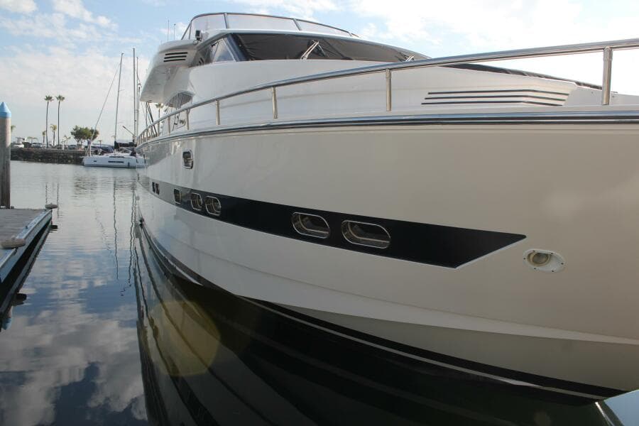 1999 Horizon 70 FLY